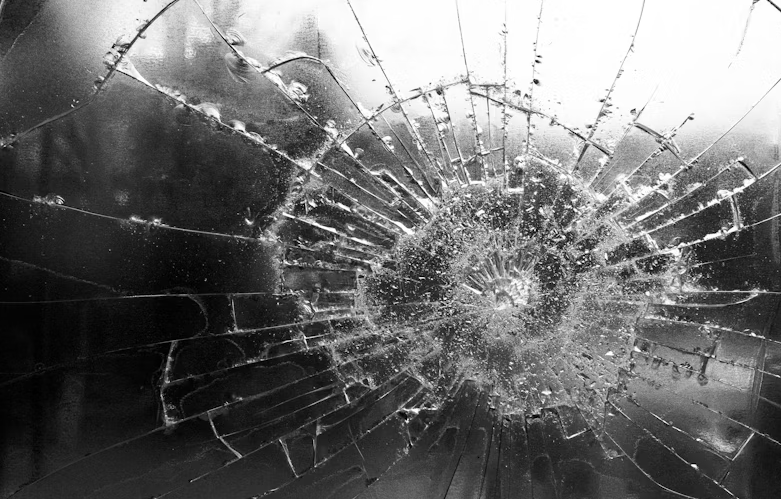 Polisi Kejar Pelaku Pecah Kaca di Palembang, CCTV Jadi Kunci Ungkap Kasus