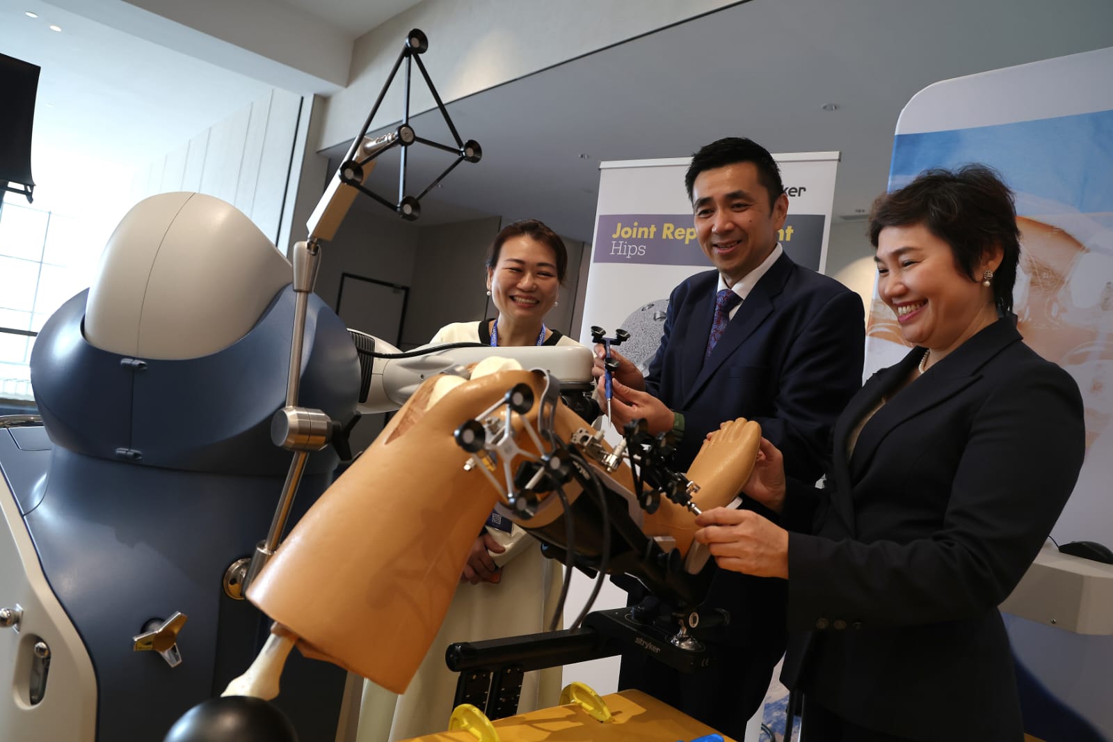 Dokter Indonesia Bergabung dalam Kolaborasi Bedah Robotik Regional di SSMART 2026
