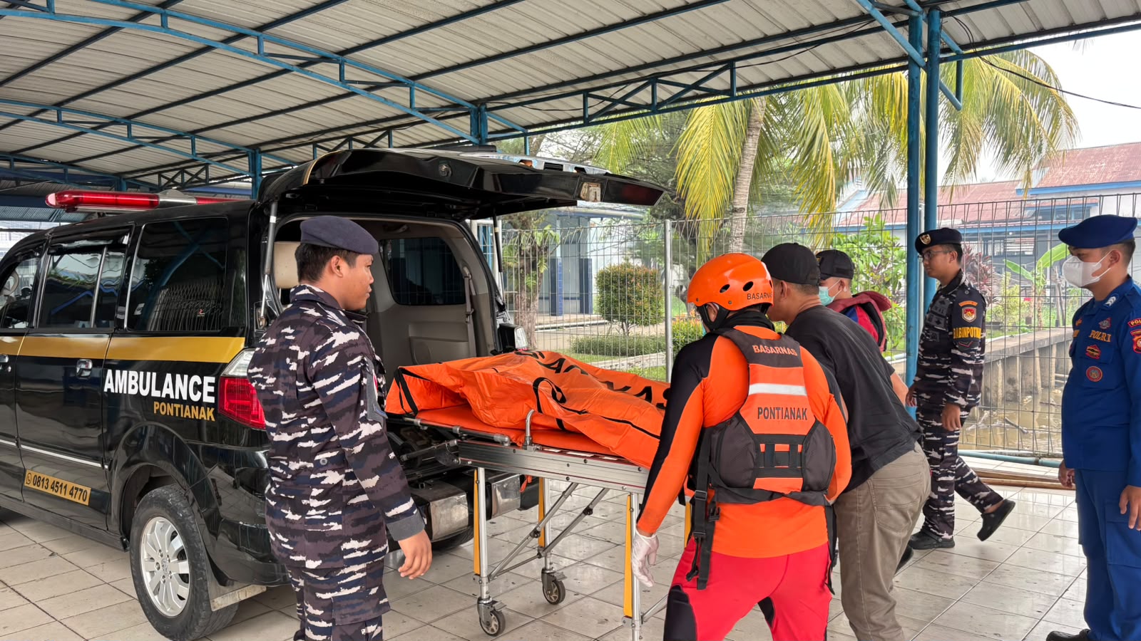 Tim SAR Gabungan Temukan ABK yang Terjatuh di Dermaga TPI Sungai Rengas dalam Kondisi Meninggal Dunia